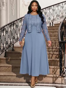 Fleurora Set 2 Potongan Gaun Lipit Renda Elegan Ukuran Plus dengan Jaket Lengan Panjang - Biru - View 4