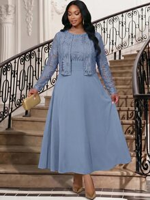Fleurora Set 2 Potongan Gaun Lipit Renda Elegan Ukuran Plus dengan Jaket Lengan Panjang - Biru - View 5