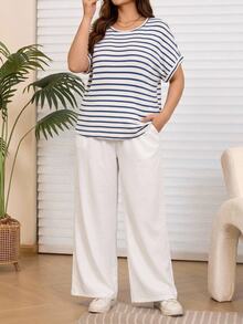 Rosumi Setelan 2 Potong Wanita Ukuran Besar untuk Musim Panas, Motif Garis-garis, Lengan Kelelawar, Terdiri dari Kaos Lengan Pendek dan Celana Panjang Lebar - Blue and White - View 7