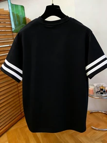 Manfinity Dauomo 男士圓領印花刺繡休閒街頭風上衣，輕量 T-Shirt，適合夏季度假，白黑條紋海灘度假風 - 白色 - 查看 2