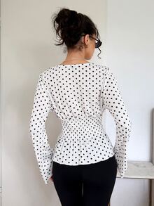 SHEIN EZwear 白色波點針織女款T恤，抽褶腰部與荷葉邊下擺 - 白色 - 查看 10