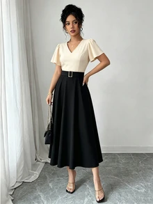 Selianne 春夏新款女款V領荷葉袖鈕扣裝飾收腰顯瘦修身通勤優雅休閒約會長洋裝 - 黑色 - 查看 7
