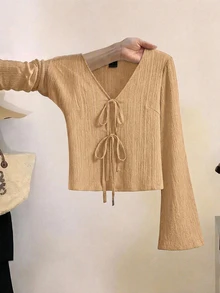 SHEIN LUNE 女款紋理百搭上衣，休閒浪漫優雅純色V領喇叭袖前打結綁帶襯衫，適合早午餐日常，駱駝色，秋季 - 卡其色 - 查看 7