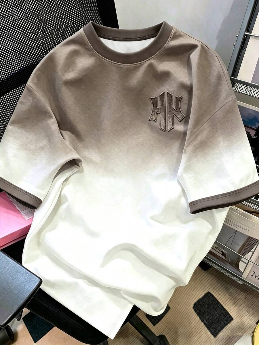 Manfinity Hypemode 美式復古藍白漸層印花 NY Logo 圓領上衣,街頭風短袖圖案 T 恤,男女款,適合日常穿著、度假與休閒外出 - 彩色 - 查看 1