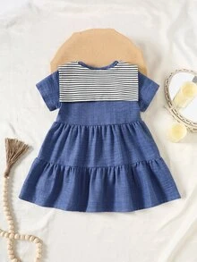 SHEIN Elladie kids 2件組女嬰秋季短袖仿牛仔洋裝披肩套裝，畢業度假風，黑白條紋格紋海軍藍，可愛日系風 - 藍色 - 查看 2