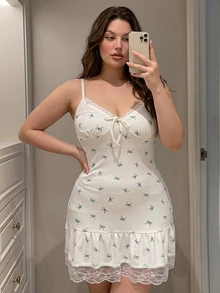Dazy Plus Gaun Tidur Pendek Elegan Seksi dengan Motif Pita dan Bunga di Seluruh Permukaan, Dilengkapi Renda Kontras. - Krem - View 4
