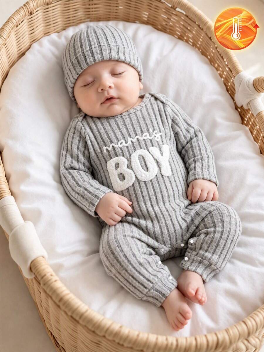SHEIN Bộ 2 món áo liền quần dài tay gân màu xám cho bé sơ sinh, in nhung Mom's Boy, kèm mũ len cho bé tập bò - Nhiều màu - Xem 1