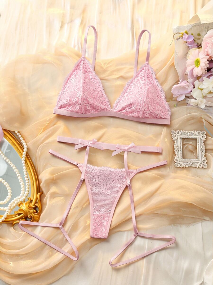 DelicateAllure مجموعة ملابس داخلية دانتيل مثيرة (حمالة صدر بدون أسلاك + سروال داخلي + حزام جوارب مع أحزمة الساق، مجموعة من 3 قطع) - وردي فاتح - مشاهدة 1