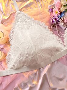 DelicateAllure 女款蕾絲內衣套裝（無鋼圈內衣 + 丁字褲 + 附腿帶吊襪帶，3件套） - 白色 - 查看 4