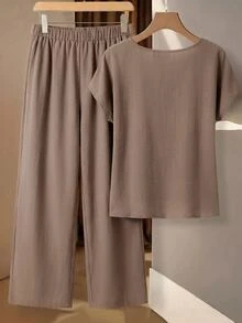 SHEIN Clasi 女款夏季度假休閒百搭蝙蝠袖短袖上衣與寬腿褲套裝 - 軍綠色 - 查看 2