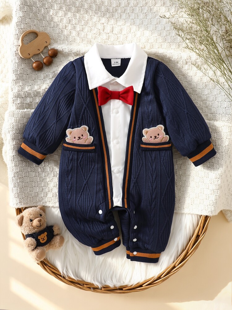 SHEIN 1pc Baby Boy Jumpsuit Romper Elegant Navy White Red Bow Tie Bear Patch Cable Knit Long Sleeve Lapel Regular Birthday Party Fall First Birthday Outfit - Navy Blue - View 3