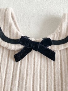 SHEIN Playful Pals 1件幼童女款A字羅紋洋裝，甜美優雅可愛，卡其色與黑色蝴蝶結娃娃領飾邊，長袖彼得潘領，常規款派對秋季公主舒適風 - 米色 - 查看 7
