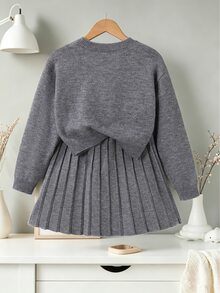 SHEIN 青少年女孩灰色刺繡圓領針織套頭毛衣與百褶裙套裝，柔軟舒適，適合日常穿著、外出、旅行、度假、托兒所與玩耍 - 彩色 - 查看 2