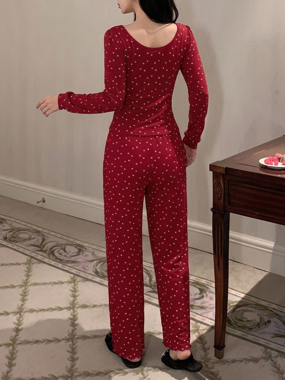 2pcs Women's Pajama Set, V-Neck Fitted Long Sleeve T-Shirt With Wood Ear Trim And Straight Long Pants, Sweet Ditsy Floral Pattern Fall