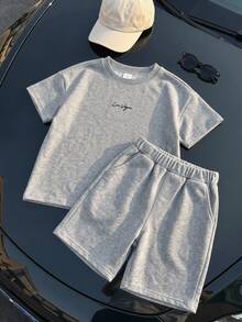 SHEIN Little Byeori 2 件套年轻男童休闲韩版舒适简约百搭夜光蓝色 T 恤和宽松短裤套装，适合日常穿着、上学、郊游、运动、春夏季，抓绒，加厚 - 灰色 - 查看 3