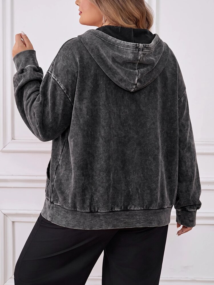 SHEIN CURVE+ بلوزة رياضية نسائية مقاس كبير بفتحة أمامية وسحاب من قماش مغسول بأكمام طويلة بلون أخضر كيلي، كاجوال بطراز التسعينيات، سترة علوية للهالوين وللخريف والعطلات - الأسود - مشاهدة 2
