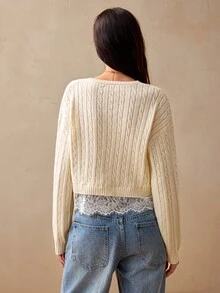 Willow Rêve 女款奶油色蕾絲下擺拼接麻花編織毛衣，甜美風格，休閒風格，浪漫風格，可愛上衣，女款職場上衣，女款優雅上衣，毛衣 - 奶油色 - 查看 3