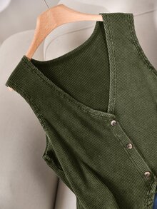 CosyJoli Plus Size Women V-Neck Single-Breasted Casual Tank Top - Green - View 8
