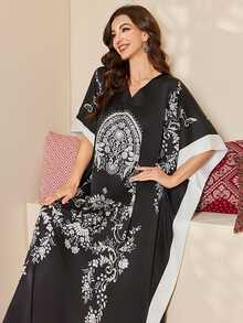 Jahmira Women's Floral Print V-Neck Loose Fashion Nightgown - Black - View 3