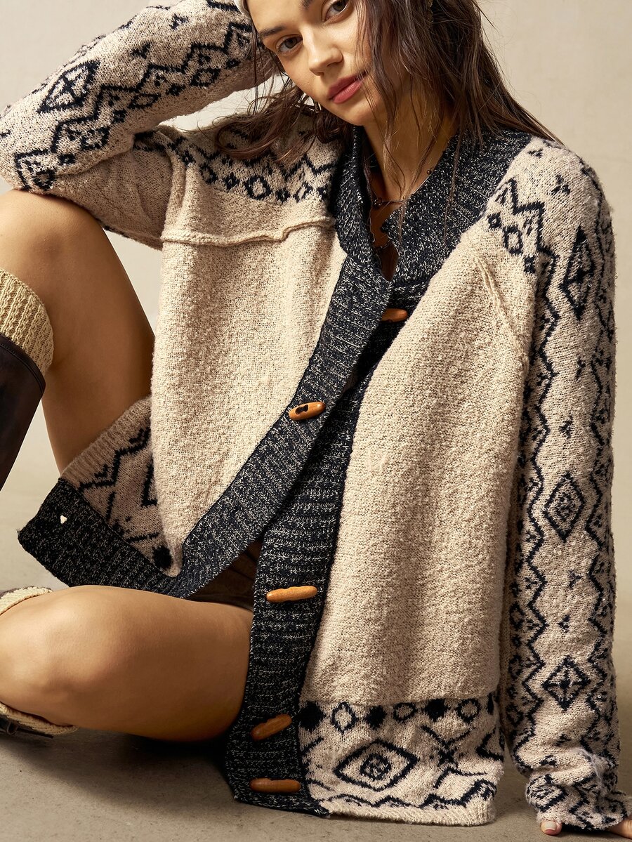 Bohemela Plus Size Vintage Fashion Horn Button Jacquard Long Sleeve Knit Cardigan - Multicolor - View 1