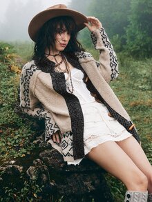 Bohemela Plus Size Vintage Fashion Horn Button Jacquard Long Sleeve Knit Cardigan - Multicolor - View 12