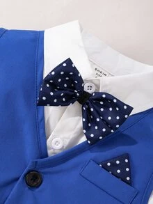 SHEIN 3 件套年轻男孩高级时尚休闲婚礼派对舞台绅士西装套装。纯色修身背心 + 休闲西装裤 + 可拆卸波尔卡圆点领结 3 件套，撞色手帕装饰胸部和领结 - 藍色 - 查看 9