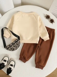 SHEIN 3件套包含斜挎包、男嬰秋冬圓領長袖套頭運動衫、鬆緊腰長褲、斜挎包3件套、男童運動休閒褲、嬰兒套裝、秋冬套裝 - 彩色 - 查看 2