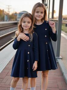 Emery Rose Kids Emery Rose Kids 女童优雅休闲圆领套头开叉设计中长连衣裙，适合上学、日常休闲装、秋冬幼儿女孩生日女孩妈妈和我搭配万圣节返校秋季女童海军蓝连衣裙幼儿女孩海军蓝连衣裙女童长袖连衣裙女童纽扣连衣裙小女孩海军蓝连衣裙女童海军蓝连衣裙 - 寶藍色 - 查看 8