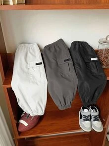 SHEIN 男婴休闲运动翻盖口袋字母贴片短裤 - 彩色 - 查看 6