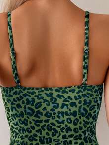 Swim Basics Traje de baño de una pieza sexy para mujer con estampado de leopardo aleatorio y escote en V profundo con tirantes finos - Verde Oliva - Ver 4
