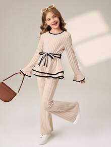 SHEIN ملابس خريفية للفتيات المراهقات، طقم من قطعتين مكون من ملابس علوية طويلة الأكمام بتصميم كشكشة بيبلم وحافة متباينة من الصوف المحبوك المضلع وبنطلون واسع، ملابس خريفية متناسقة - كاكي - مشاهدة 3