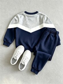 SHEIN 2件組小男孩時尚運動酷感英文標語圖案印花圓領運動衫與運動長褲套裝，適合假期派對、春/秋/冬，舒適休閒，秋季首選，時尚休閒穿搭，秋冬街頭風，戶外休閒穿著，返校派對，適合戶外 - 彩色 - 查看 5