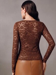 Anewsta Kaos Wanita Warna Cokelat Tua dengan Kerah Berlipat, Motif Bunga Berongga, Lengan Panjang, Pas Badan, Transparan, Cocok untuk Perjalanan, Kencan, atau Sebagai Lapisan Dalam, Cocok untuk Musim Semi/Gugur - Coklat - View 2