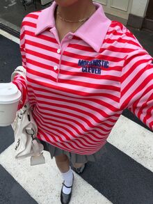 Muchica 女款休閒粉色 Polo 領寬鬆 T 恤，紅色條紋設計，夏季街頭風，學院風復古短袖上衣（附藍色字母印花），女款度假穿搭，適合派對、聖誕節、新年、感恩節、婚禮、畢業典禮、優雅、外出、約會、Y2K 等 - 彩色 - 查看 7