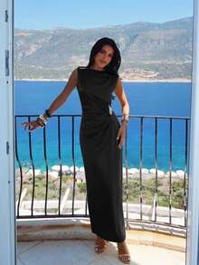 Aloruh Light Green Satin Long Dress With Asymmetric Shoulder And Metal Decoration, Elegant And Romantic Goddess Style - Black - View 5