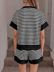 SHEIN LUNE 女士休閒夏季度假通勤海灘度假日常基本款時尚套裝條紋短袖上衣短褲兩件套黑白條紋 - 黑與白 - 查看 2