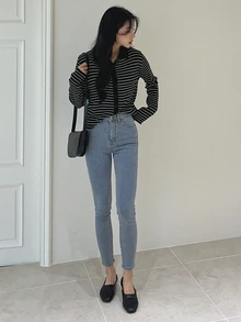 DAZY Solid High Waist Skinny Jeans - Light Wash - View 6