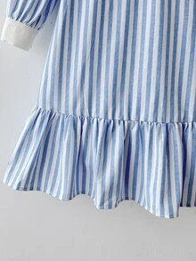 SHEIN 兒童青少年女孩對比藍白條紋襯衫領長袖 Logo 印花寬鬆 A 字中長洋裝 返校季風格 - 藍白色 - 查看 10