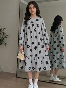 SHEIN 青少年女孩黑白條紋花卉印花圓領長袖寬鬆A字版型荷葉邊下擺休閒優雅學院風中長洋裝 - 黑與白 - 查看 12