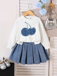 SHEIN Playful Pals 女童圆领针织长袖卫衣，饰有牛仔布贴花樱桃图案，搭配牛仔百褶裙，时尚秋季套装 - 白色 - 查看 7