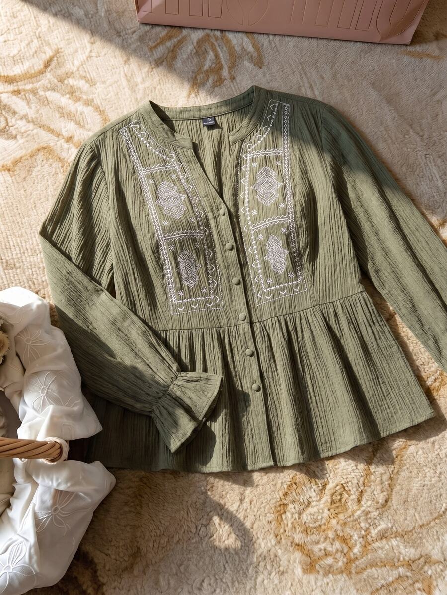 Elaquor 大尺碼花卉刺繡荷葉袖收腰上衣 - 綠色 - 查看 1
