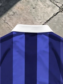 Manfinity Homme 街頭風拼色條紋字母設計男士休閒翻領短袖 Polo 衫 美式學院風拼接條紋字母印花短袖上衣 - 藍色 - 查看 5