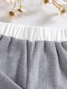 2件組女款韓風休閒白色蝴蝶結刺繡對比色白色領長袖短版上衣與喇叭寬腿褲套裝，適合學校、旅行、春秋日常穿著 - 灰色 - 查看 7