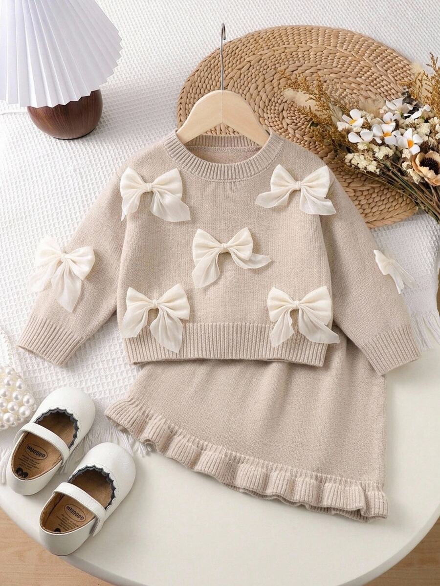 SHEIN Vintaside Kids 女嬰針織毛衣套裝，米色兩件式，圓領落肩A字裙，3D蝴蝶結，柔軟家庭拍照穿搭秋季可愛款