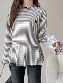 FRIFUL 女款波浪荷葉邊飾黑白條紋寬鬆對比邊短袖T恤，夏季休閒上衣，適合學校畢業典禮、大學、早午餐 - 黑與白 - 查看 6