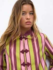 Nöista Parte de um Conjunto. Jaqueta Denim Multicolorida, Tons de Oliva/Borgonha, Gola, Botões Frontais. Camadas de Outono, Casual Chique, Streetwear. Roupas de Inverno.. - Verde - Visão 2