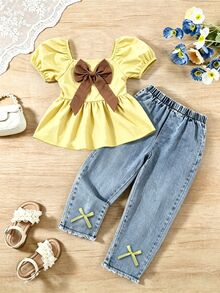 SHEIN Genkimix Kids Conjunto de 2 piezas para niñas jóvenes, camisa a cuadros amarillo y blanco casual y linda, camiseta holgada combinada con jeans de mezclilla azul medio vintage con lavado, dobladillo deshilachado, flor amarilla 3D, ajuste ceñido y cónico, tela suave y cómoda, estilo callejero, moda versátil - Amarillo - Ver 3