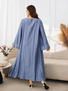 Al Najma 女款圓領長袖刺繡串珠寬鬆舒適優雅大尺碼阿拉伯風洋裝 - 霧霾藍 - 查看 2