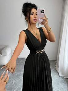 SHEIN Clasi Women's Elegant Maturity V-Neck Solid Color Pleated Sleeveless Dress With Metal Decoration Ruched Design Suitable For Parties Dinner Bar Party Dates - Black - View 5