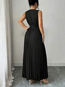 SHEIN Clasi Women's Elegant Maturity V-Neck Solid Color Pleated Sleeveless Dress With Metal Decoration Ruched Design Suitable For Parties Dinner Bar Party Dates - Black - View 2
